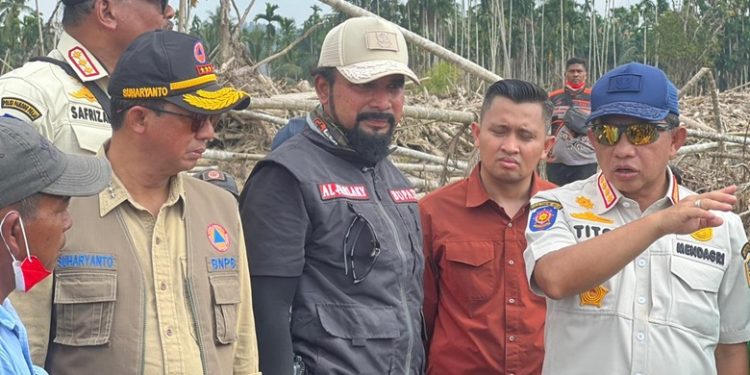 Bupati Al-Farlaky Sambut Kedatangan Mendagri di Gampong Sahraja