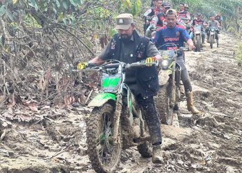 Bupati Al-Farlaky Lewati Akhir Tahun 2025 Bersama Pengungsi