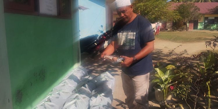 Komite SMPN 1 Nurusalam Aktif Pantau Menu Saji MBG di Sekolah