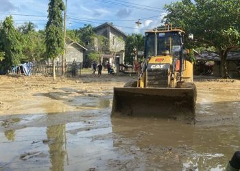 Pulihkan Akses Pasca Banjir Medco E&P Malaka Kerahkan Puluhan Alat Berat