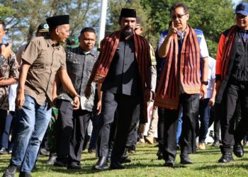 Bupati Al-Farlaky Dampingi Menkes Resmikan Puskesmas Lokop