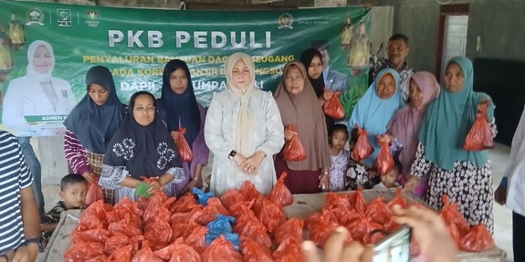 Adnen Nurdin Salurkan 1 Ton Daging Meugang