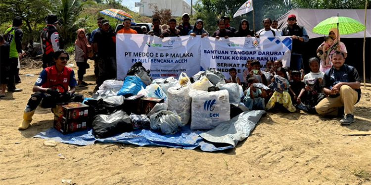 Pekerja Medco E & P Malaka Peduli Warga Terdampak Bencana di Pante Bidari