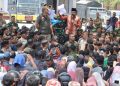 Depan Pendemo Bupati Al-Farlaky Tegaskan, Sejak Awal Tidak Pernah Membelakangi Penyintas Banjir