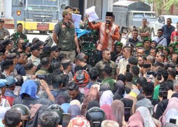 Depan Pendemo Bupati Al-Farlaky Tegaskan, Sejak Awal Tidak Pernah Membelakangi Penyintas Banjir