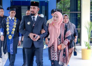 Bupati Al-Farlaky Tanggung Biaya Pengobatan Penjual Es Kelapa yang Ditolak RS