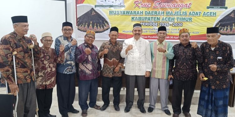 H. Aiyub, SKM Nahkodai Majelis Adat Aceh Kabupaten Aceh Timur