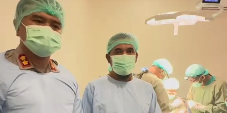 Bupati Al-Farlaky Pantau Operasi Bibir Sumbing