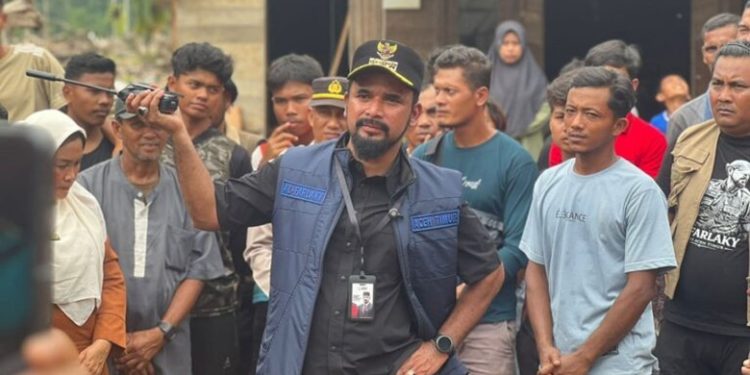 Bupati Al-Farlaky Jelajahi Simpang Jernih, Tempuh Dua Jam Jalur Sungai Bertemu Warga Rantau Panjang