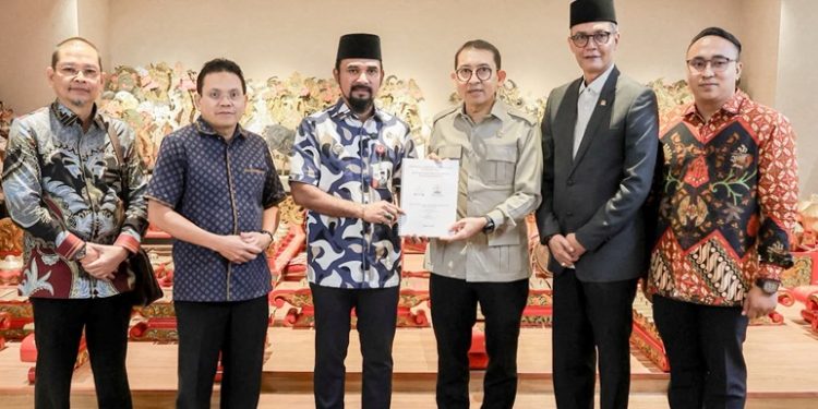 Bupati Al-Farlaky Perjuangkan Pengembangan Kawasan Monisa ke Kementerian