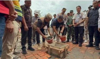 Bupati Al- Farlaky Lakukan Ground Breaking Huntara Di Idi Rayeuk