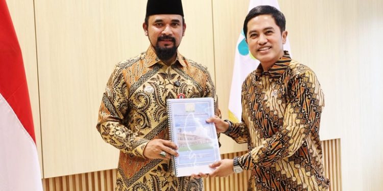 Bupati Al-Farlaky Jemput Anggaran Dua RSUD ke Kemenkes