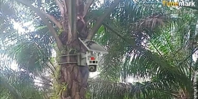 Kebun Julok Rayeuk Selatan Terapkan CCTV Dual Lens Berbasis Panel Surya
